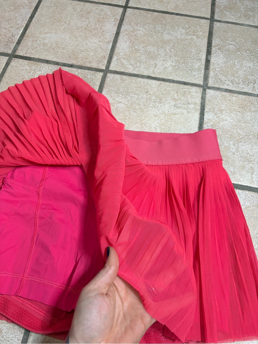 Lululemon Mesh Pleats Mid-Rise Mini Tennis Skirt (Lip Gloss) Size 6 - Picture 7 of 8